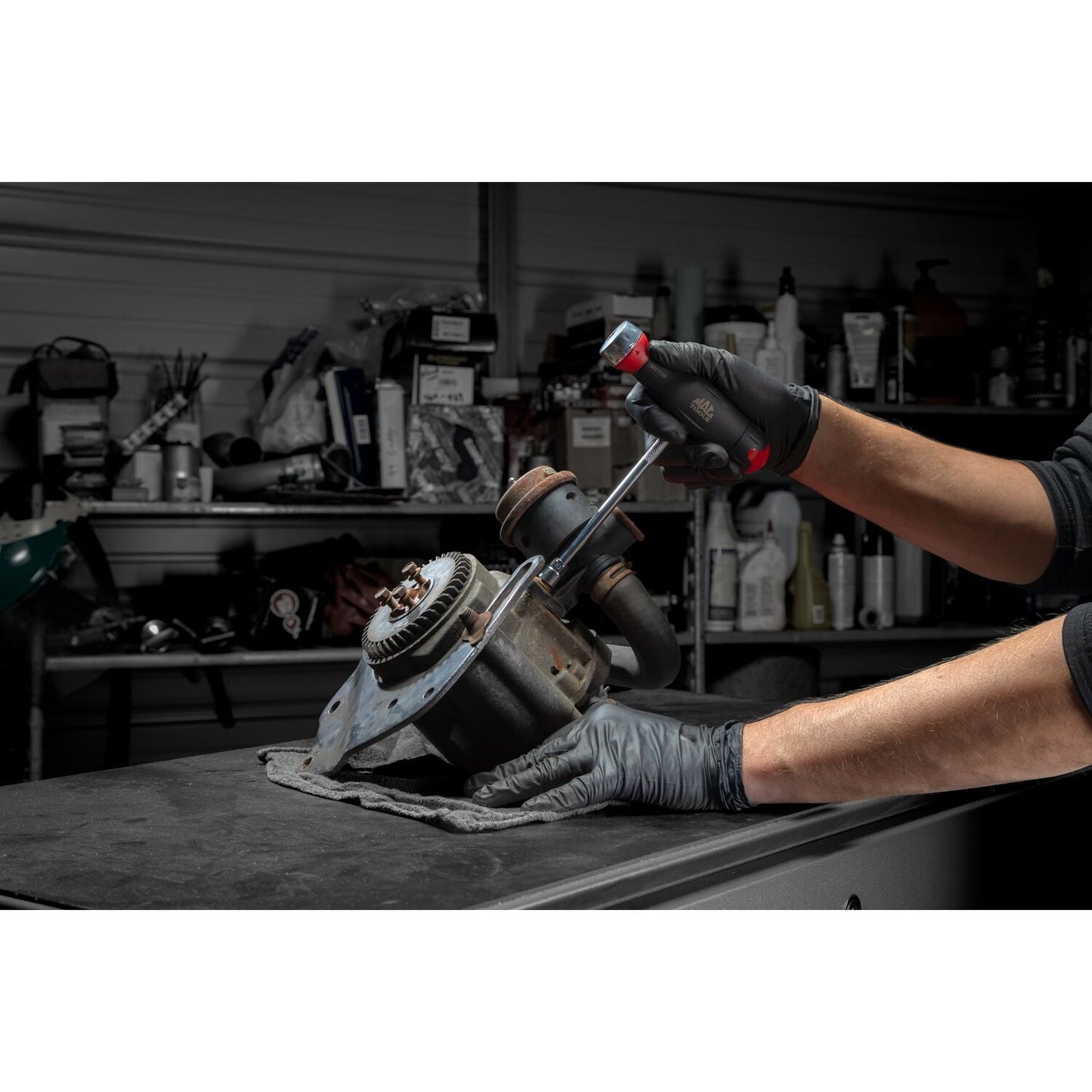 41-PC. DUAL RATCHETING SCREW AND NUT DRIVER SET