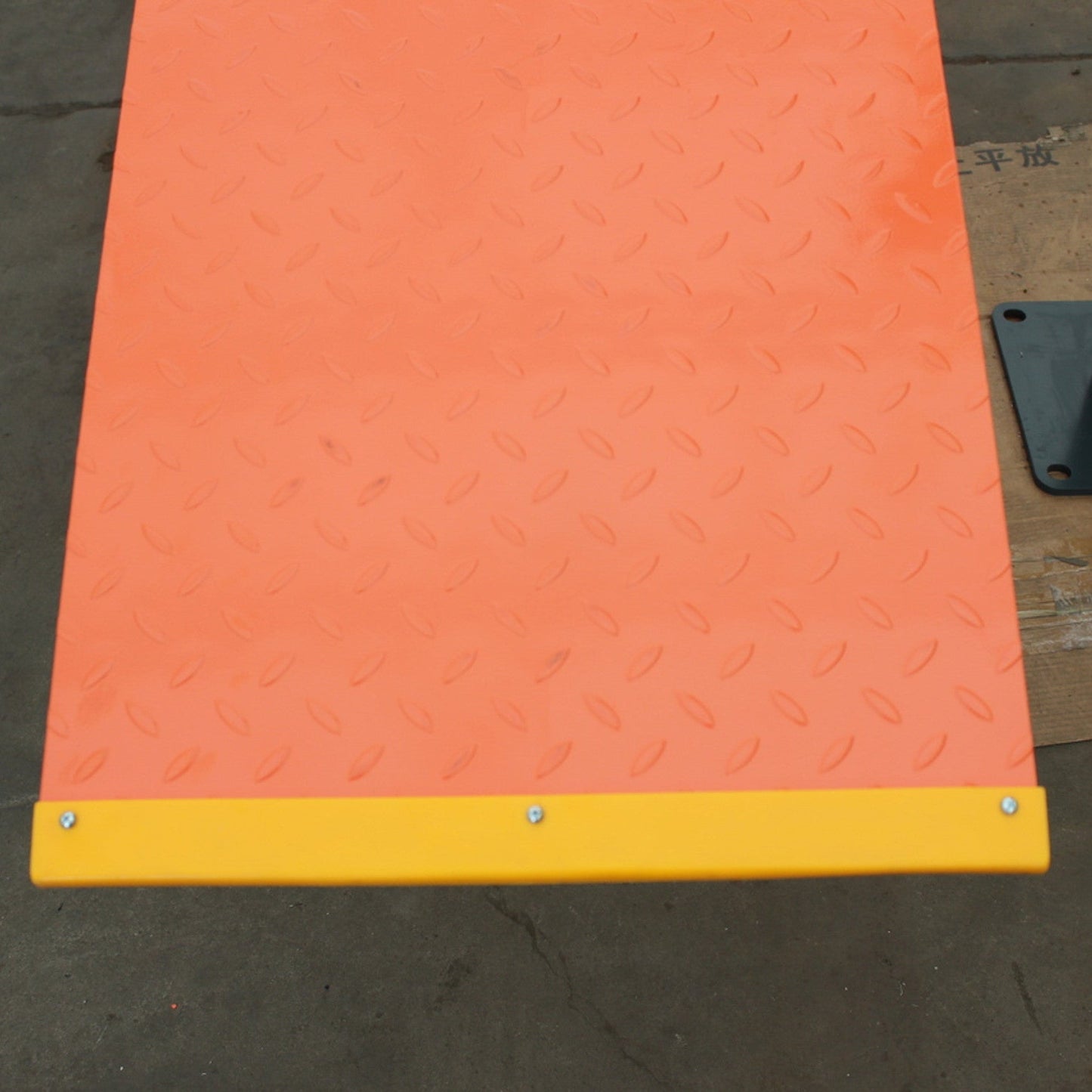 Stratus Compact Enclosed 4 Post 9k lbs Storage Parking Car Lift w/casters SAE-P49C