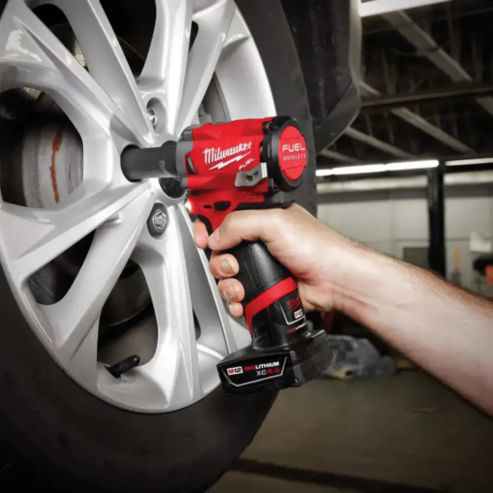 Milwaukee M12 Fuel 1/2" Dr Cordless Stubby Impact Wrench Kit, 250 Ft/Lb, 2 Bat. - 2555-22